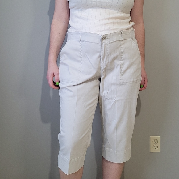 Gloria Vanderbilt 3/4 chino capri pants - Picture 2 of 7